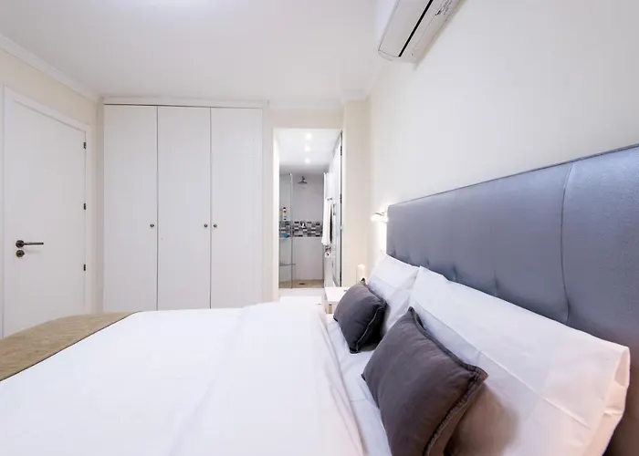 Front Apartment-1st Line Apartment