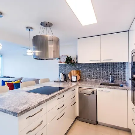 Front Apartment-1st Line דירה