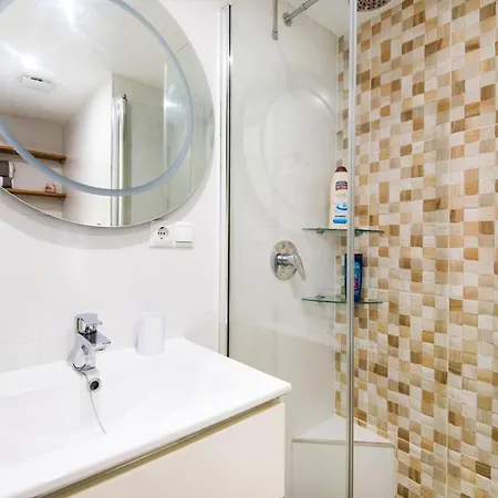 Front Apartment-1st Line Daire Marbella