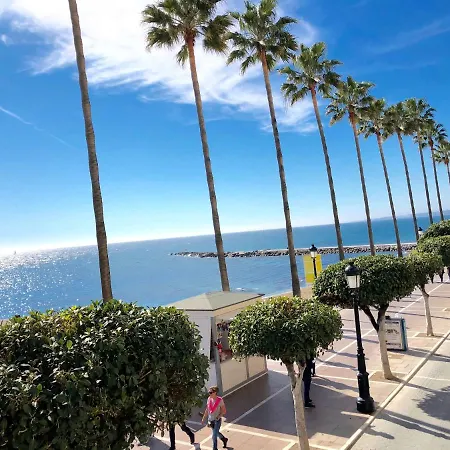 Front Apartment-1st Line Daire Marbella