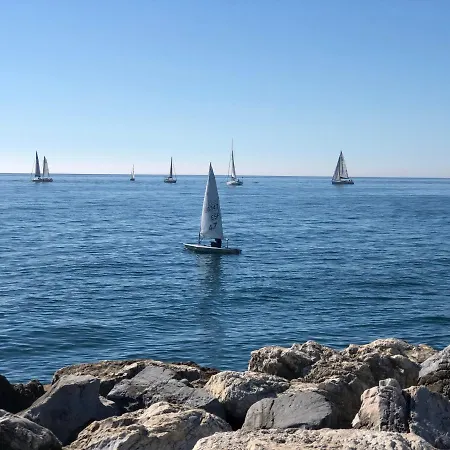 Front Apartment-1st Line Daire